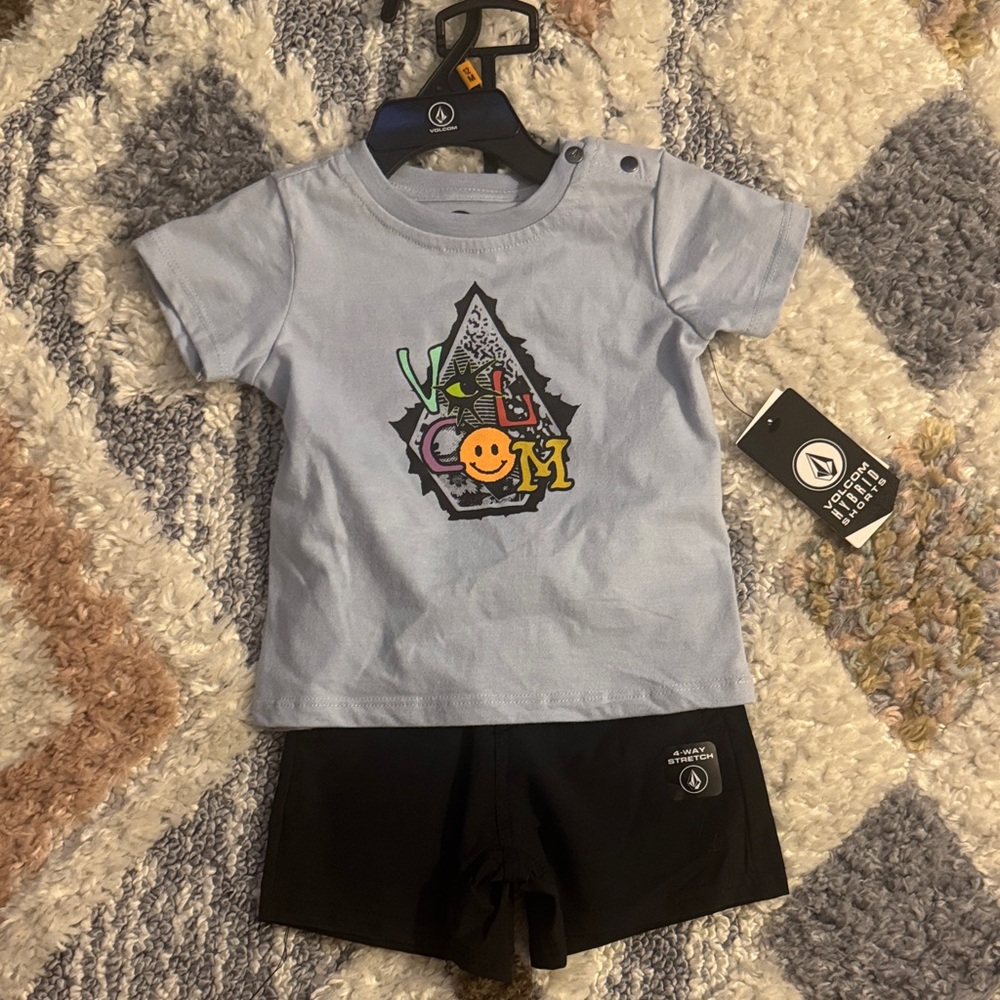 Volcom Set - Picture 1 of 4